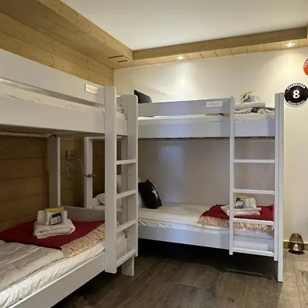 Apartment Beautiful 3-bedroom Holiday In Moriond Courchevel