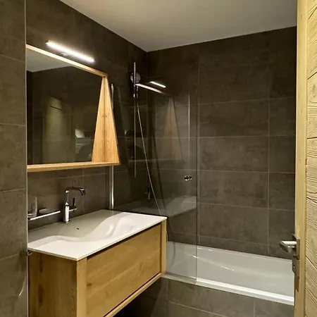 Beautiful 3-bedroom Holiday In Moriond Apartment *