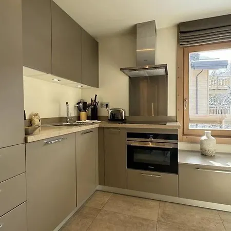 Apartment Beautiful 3-bedroom Holiday In Moriond Courchevel